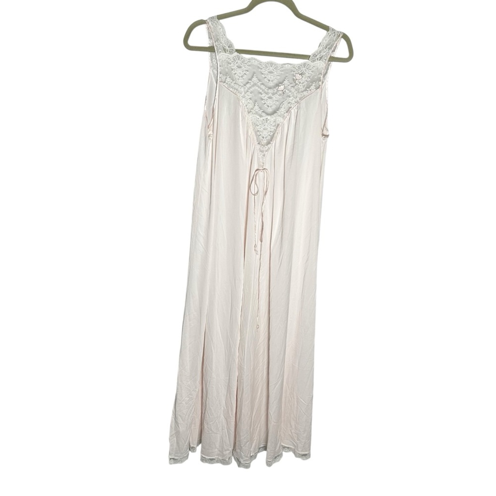 Vintage Lucie Ann 1970’s Light Pale Pink & Lace Flower Nightgown Dress